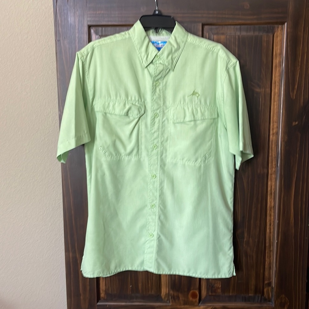 Men’s Bass Pro Shop World Wide Sportsman Button Down Size M Green Shortsleeve